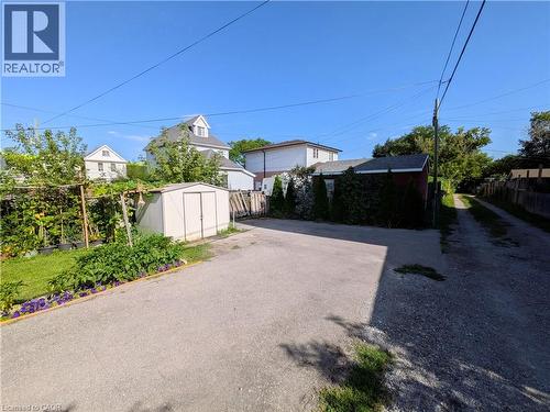7 Campbell Avenue, Hamilton, ON - Outdoor
