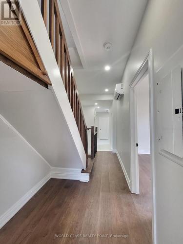2 - 49 VINE AVENUE , Toronto, Ontario M6P 1V6 4