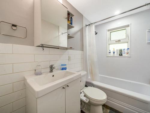 3176/78/80 Stanford Street, Halifax, NS - Indoor Photo Showing Bathroom