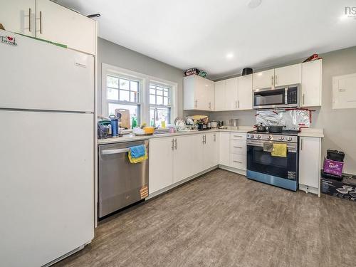 3176/78/80 Stanford Street, Halifax, NS - Indoor Photo Showing Kitchen