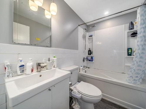3176/78/80 Stanford Street, Halifax, NS - Indoor Photo Showing Bathroom