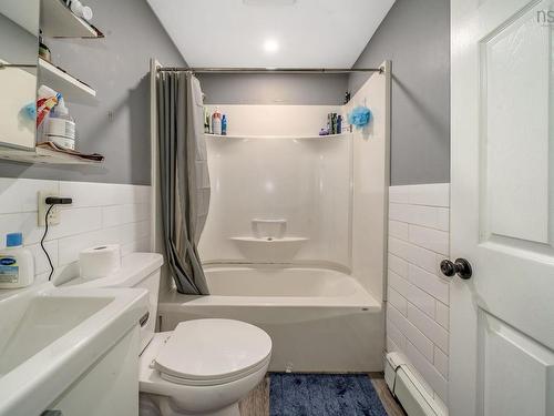 3176/78/80 Stanford Street, Halifax, NS - Indoor Photo Showing Bathroom
