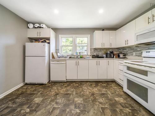 3176/78/80 Stanford Street, Halifax, NS - Indoor Photo Showing Kitchen