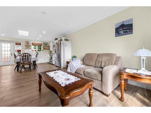 4 Panoramic Place, Paradise, NL - Indoor Photo Showing Living Room