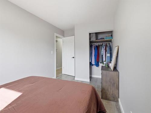 96 Gables Crt, Winnipeg, MB - Indoor Photo Showing Bedroom
