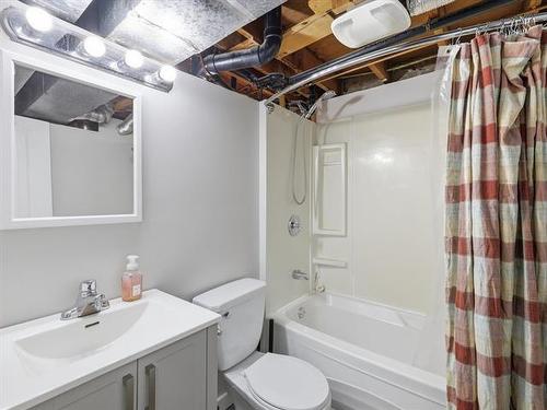 96 Gables Crt, Winnipeg, MB - Indoor Photo Showing Bathroom