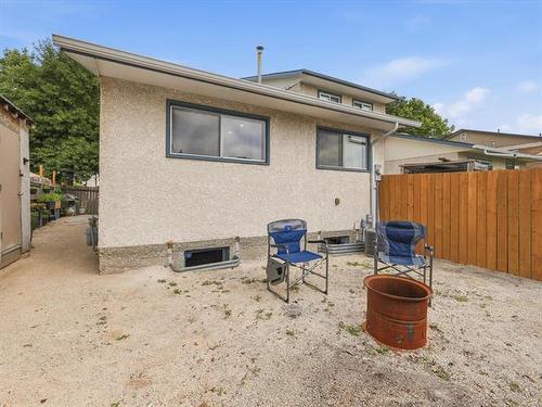 96 Gables Crt, Winnipeg, MB - Outdoor With Exterior