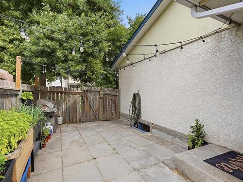 96 Gables Crt, Winnipeg, MB - Outdoor With Exterior
