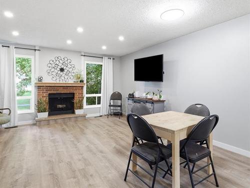 96 Gables Crt, Winnipeg, MB - Indoor With Fireplace