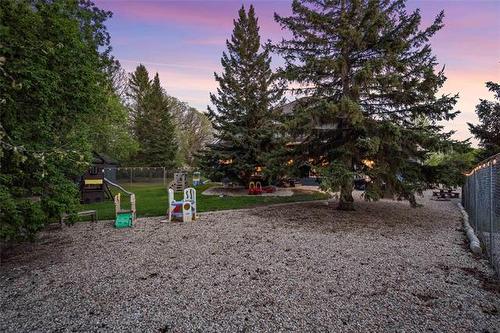 5 Red River Pl, St Andrews, MB - Outdoor With Backyard