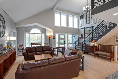 5 Red River Pl, St Andrews, MB - Indoor Photo Showing Living Room
