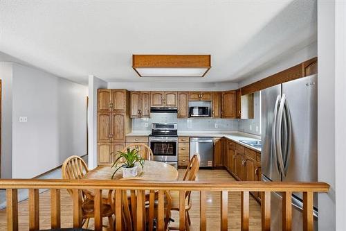 16 Glenthorne Cr, Winnipeg, MB - Indoor