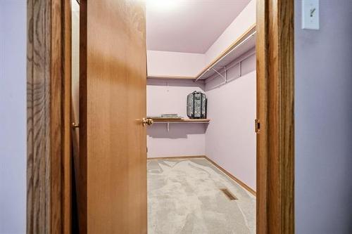 16 Glenthorne Cr, Winnipeg, MB - Indoor Photo Showing Other Room