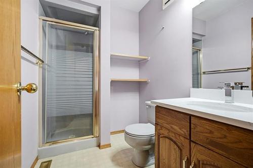 16 Glenthorne Cr, Winnipeg, MB - Indoor Photo Showing Bathroom