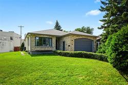 16 Glenthorne CR  Winnipeg, MB R2M 2R4