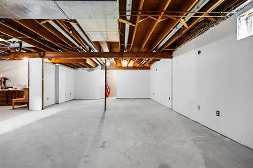 16 Glenthorne Cr, Winnipeg, MB - Indoor Photo Showing Basement
