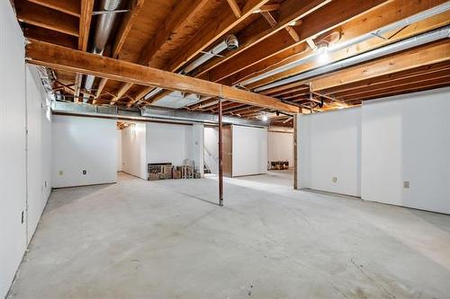 16 Glenthorne Cr, Winnipeg, MB - Indoor Photo Showing Basement