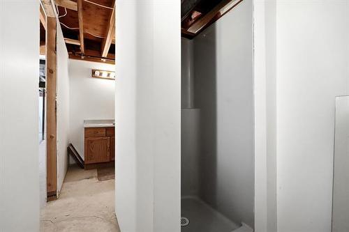 16 Glenthorne Cr, Winnipeg, MB - Indoor Photo Showing Other Room