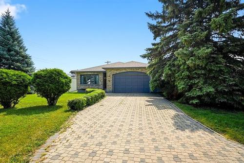 16 Glenthorne Cr, Winnipeg, MB - Outdoor