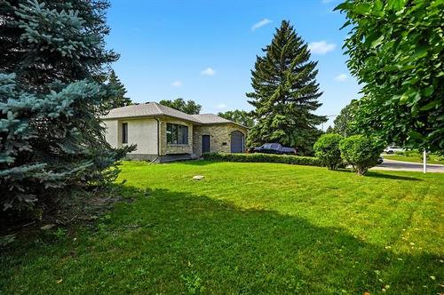16 Glenthorne Cr, Winnipeg, MB - Outdoor