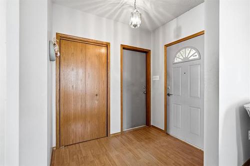 16 Glenthorne Cr, Winnipeg, MB - Indoor Photo Showing Other Room