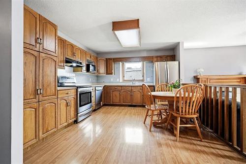 16 Glenthorne Cr, Winnipeg, MB - Indoor Photo Showing Kitchen