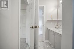 Convenience with Jack&Jill Bath - 