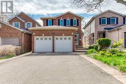 3390 CHARTRAND CRESCENT  Mississauga, ON L5L 4C4