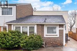 2498 MAINROYAL STREET S  Mississauga, ON L5L 1C9