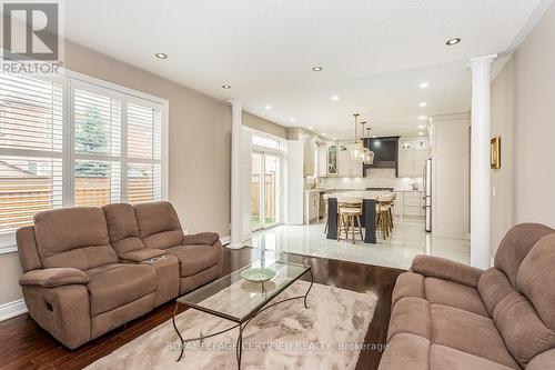 3226 Paul Henderson Drive, Mississauga, ON - Indoor Photo Showing Living Room