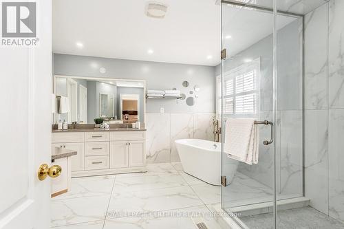 3226 Paul Henderson Drive, Mississauga, ON - Indoor Photo Showing Bathroom