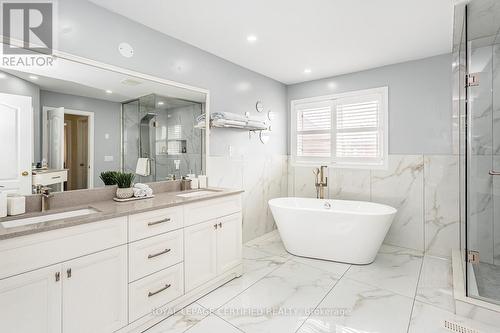 3226 Paul Henderson Drive, Mississauga, ON - Indoor Photo Showing Bathroom