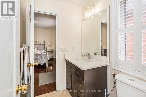 3226 Paul Henderson Drive, Mississauga, ON - Indoor Photo Showing Bathroom