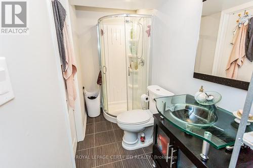 3226 Paul Henderson Drive, Mississauga, ON - Indoor Photo Showing Bathroom