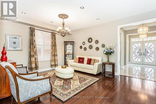 3226 Paul Henderson Drive, Mississauga, ON - Indoor Photo Showing Living Room