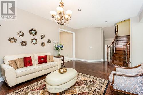 3226 Paul Henderson Drive, Mississauga, ON - Indoor Photo Showing Living Room