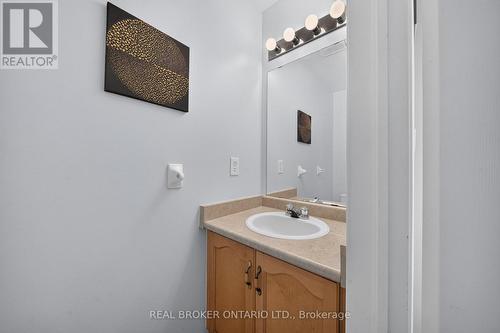 77 - 800 Paramount Drive, Hamilton, ON - Indoor Photo Showing Bathroom