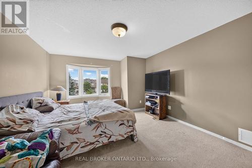 77 - 800 Paramount Drive, Hamilton, ON - Indoor Photo Showing Bedroom