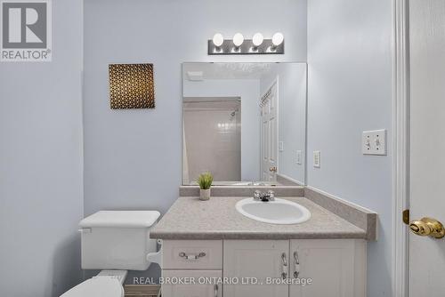 77 - 800 Paramount Drive, Hamilton, ON - Indoor Photo Showing Bathroom