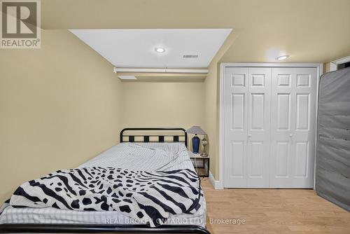77 - 800 Paramount Drive, Hamilton, ON - Indoor Photo Showing Bedroom