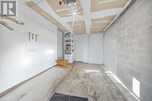 77 - 800 Paramount Drive, Hamilton, ON - Indoor Photo Showing Other Room