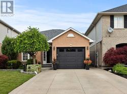 40 BRIDGETTE DRIVE  Hamilton, ON L9A 5J8