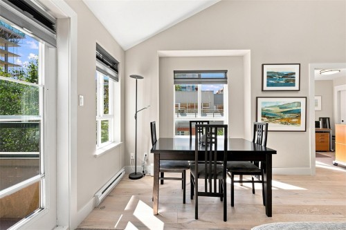 #403-1015 Johnson St, Victoria, BC - Indoor Photo Showing Dining Room