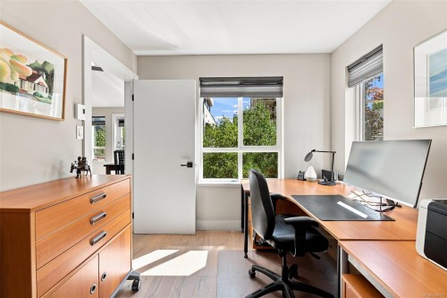 #403-1015 Johnson St, Victoria, BC - Indoor Photo Showing Office