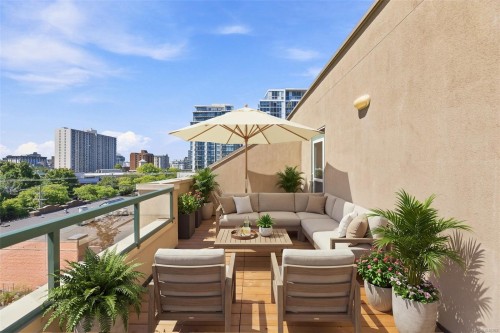 #403-1015 Johnson St, Victoria, BC - Outdoor With Exterior