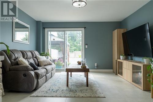 189 Rayside Avenue, Azilda, ON - Indoor Photo Showing Living Room