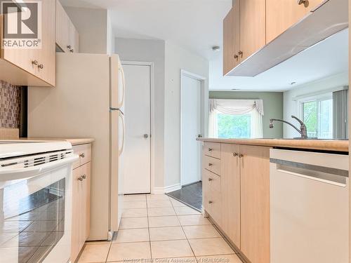 1655 Grand Marais Unit# 310, Windsor, ON - Indoor Photo Showing Kitchen