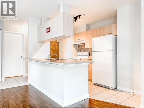 1655 Grand Marais Unit# 310, Windsor, ON - Indoor Photo Showing Kitchen