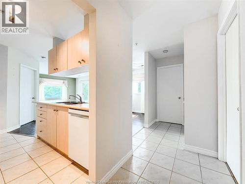 1655 Grand Marais Unit# 310, Windsor, ON - Indoor Photo Showing Kitchen