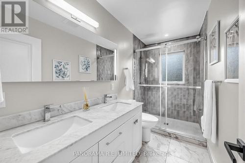 14 Agar Crescent, Toronto, ON - Indoor Photo Showing Bathroom